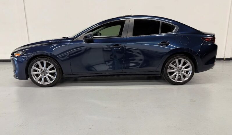 
								2021 Mazda 3 full									