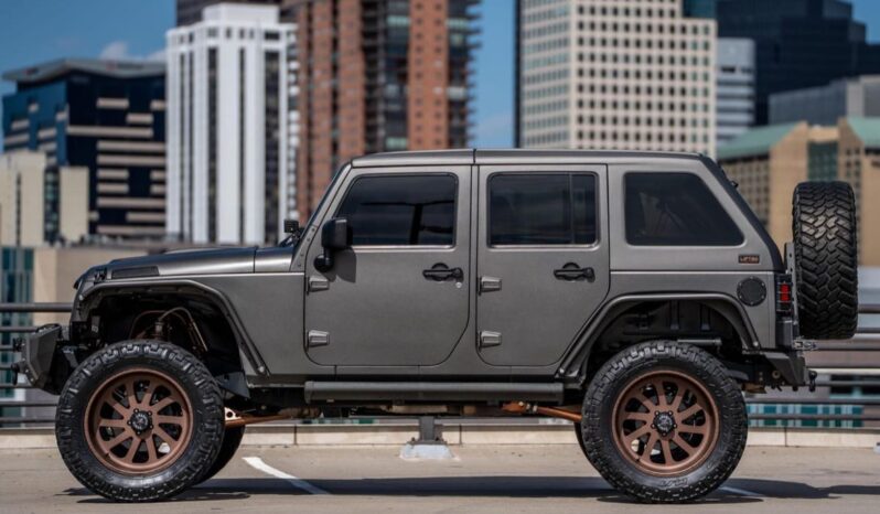 
								2014 Jeep Wrangler Unlimited Sport 4X4 full									