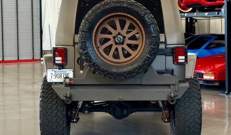 
								2014 Jeep Wrangler Unlimited Sport 4X4 full									