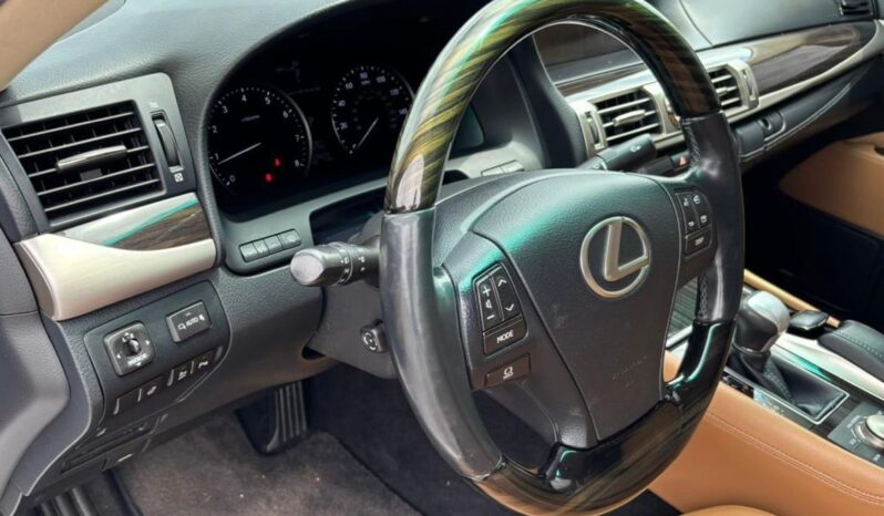 
								2013 Lexus LS 460 full									