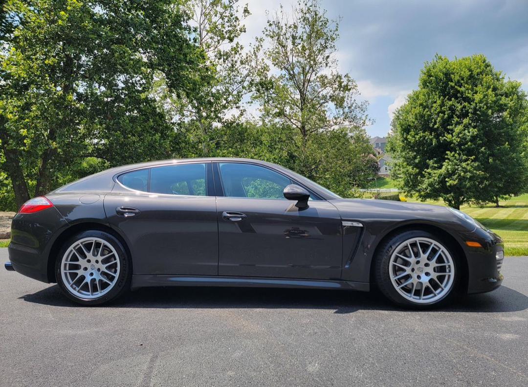 2012 Porsche Panamera 4