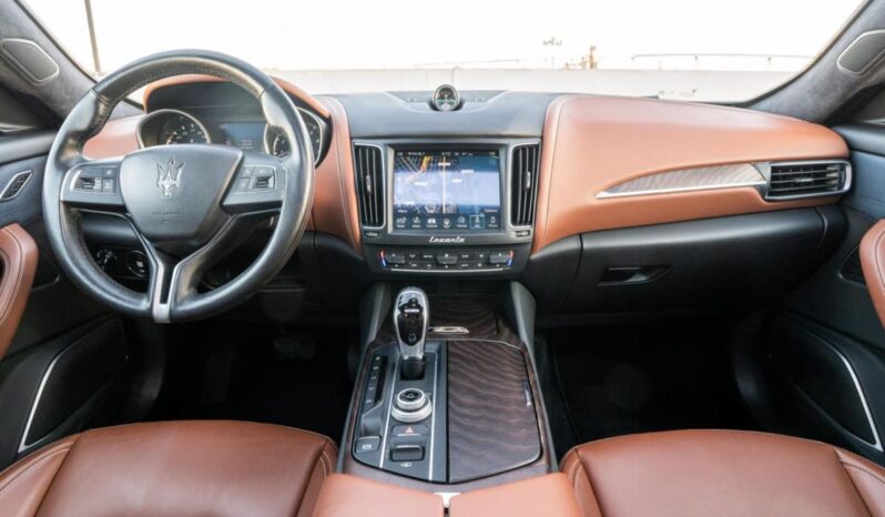 
								2018 Maserati Levante GranLusso full									