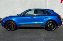 2015 Porsche Mecan S.