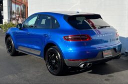 2015 Porsche Mecan S.