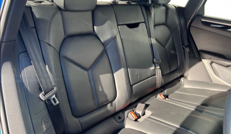 
								2015 Porsche Mecan S. full									