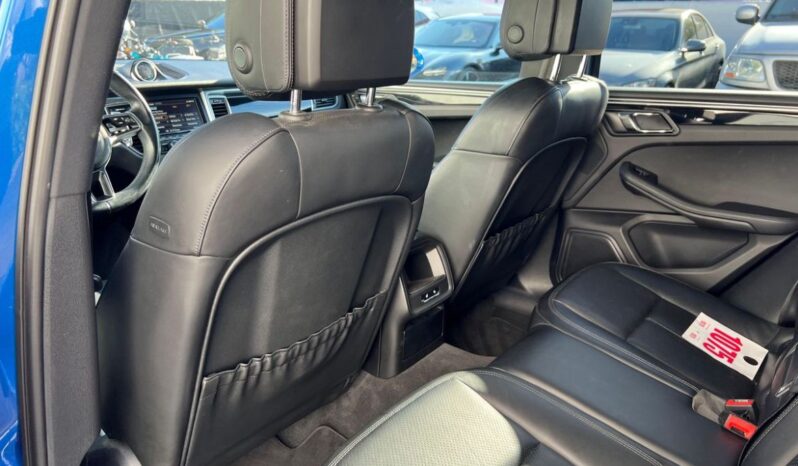 
								2015 Porsche Mecan S. full									